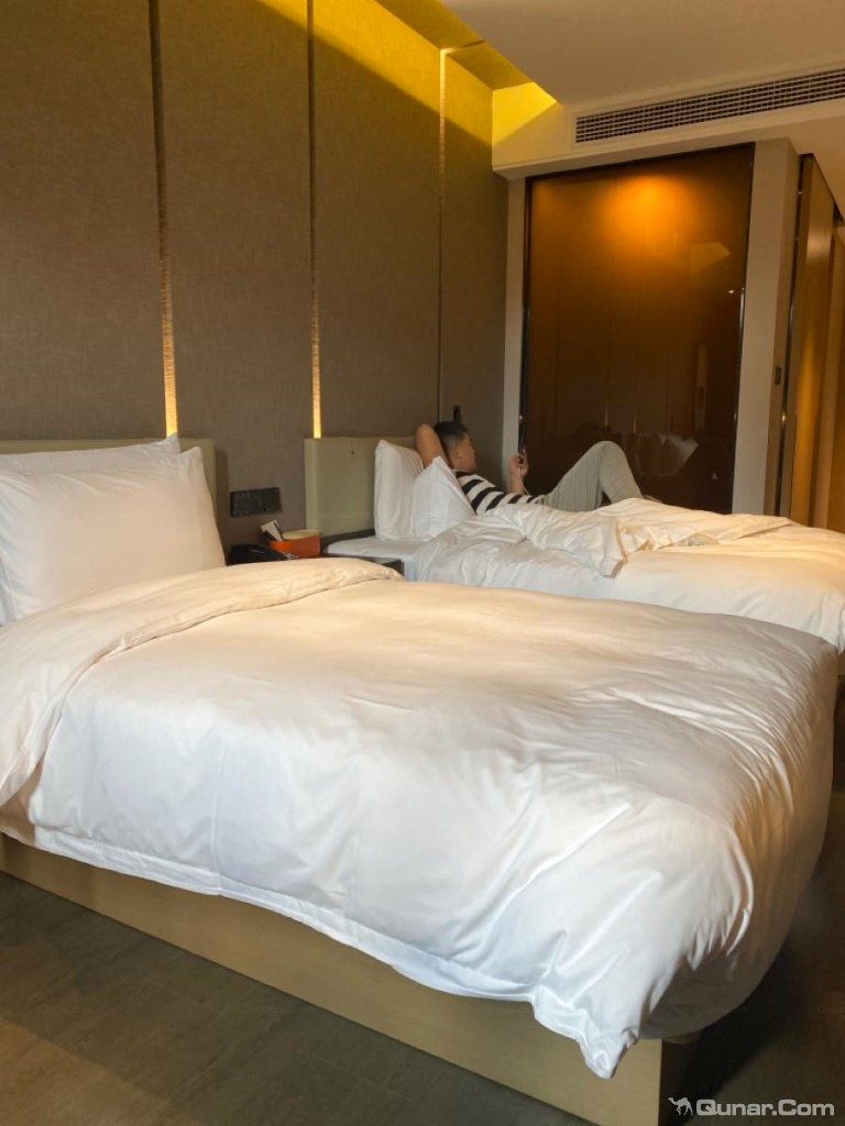 点评昆明翠湖亚朵酒店