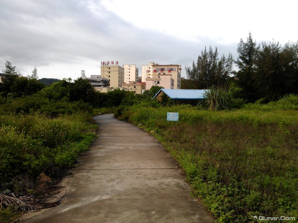 特别是雨后,有一股很清新的气息扑面而来 e***5对惠东巽寮湾厚庆商务