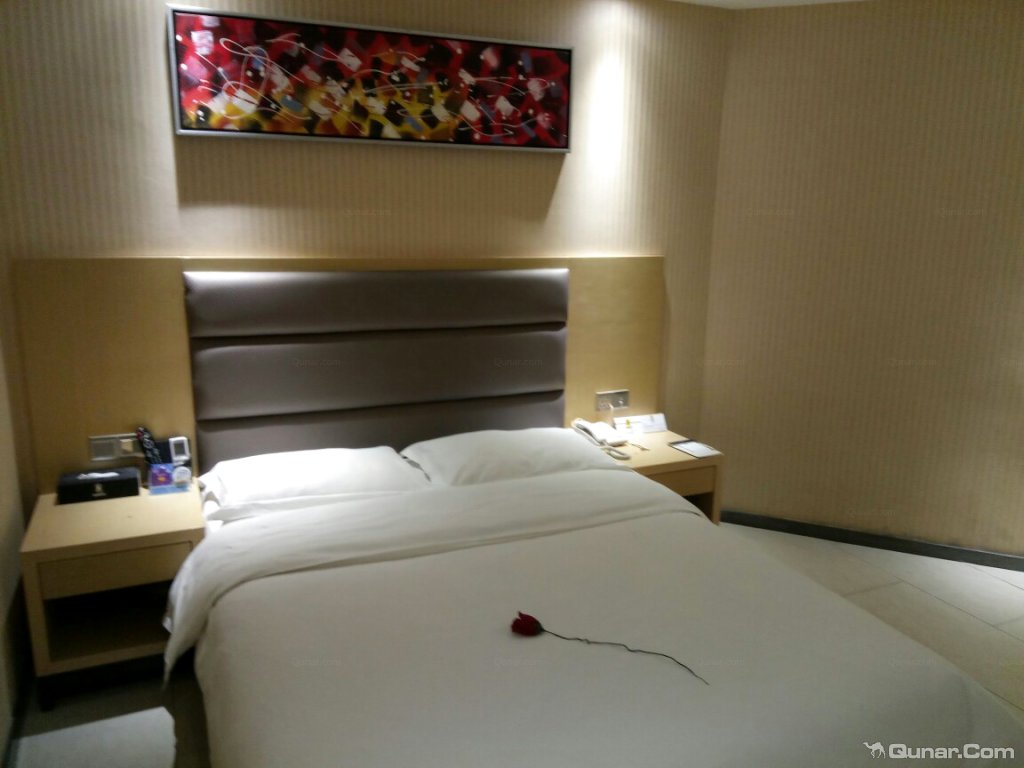 抽风的声音太吵太吵,比外面的地铁声还吵 gxlpliz对速8酒店(广州白云