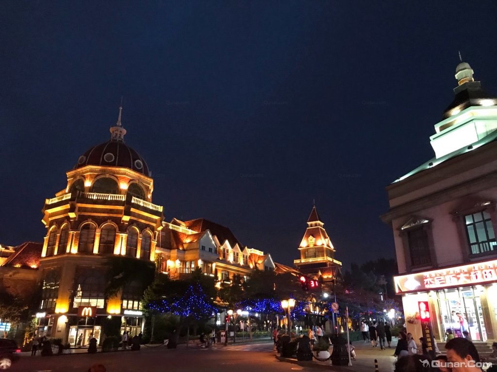 酒店离老虎石海上公园不远