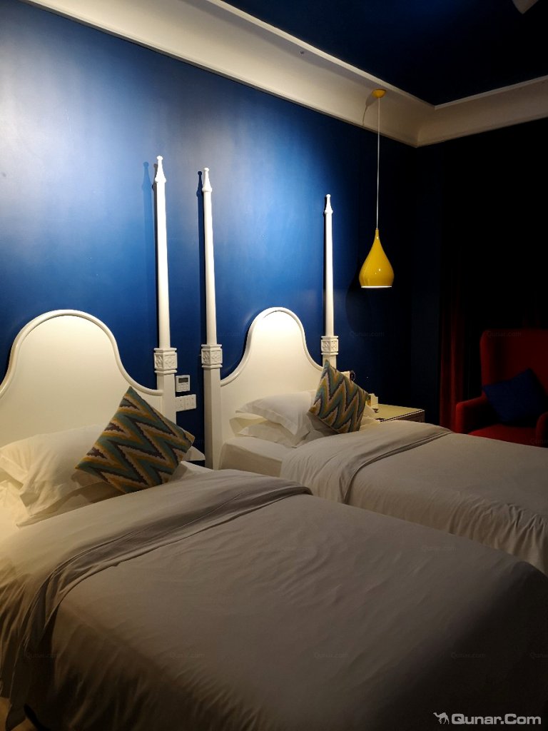 地理位置非常棒,周围都是购物商区 张立娟同学对梦景遇见艺术酒店