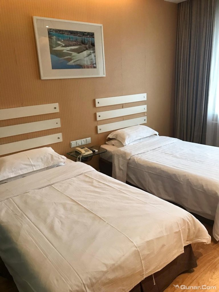 周围特色美食小吃很多,地理位置优越 和平馆主对天津军垦宾馆的点评