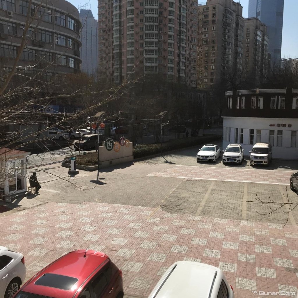 天津香槟小镇酒店 点评详情 位置还可以,离劝业场和五大道都不远,有空