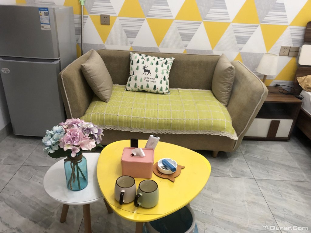 房间和照片一摸一样 yuanqing对长沙长沙小蜗牛醉卧他乡公寓的点评