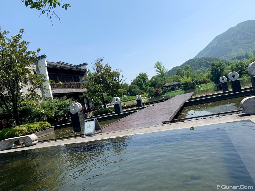 离餐厅远,总之去哪都远 和乐富贵眯对九华山涵月楼酒店的点评_ 去哪儿