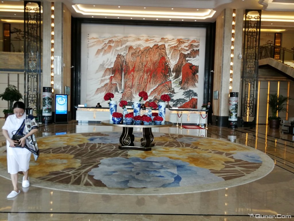 该酒店位置好,交通便利,环境不错 鱼儿梦想飞对樟树开元名都大酒店的