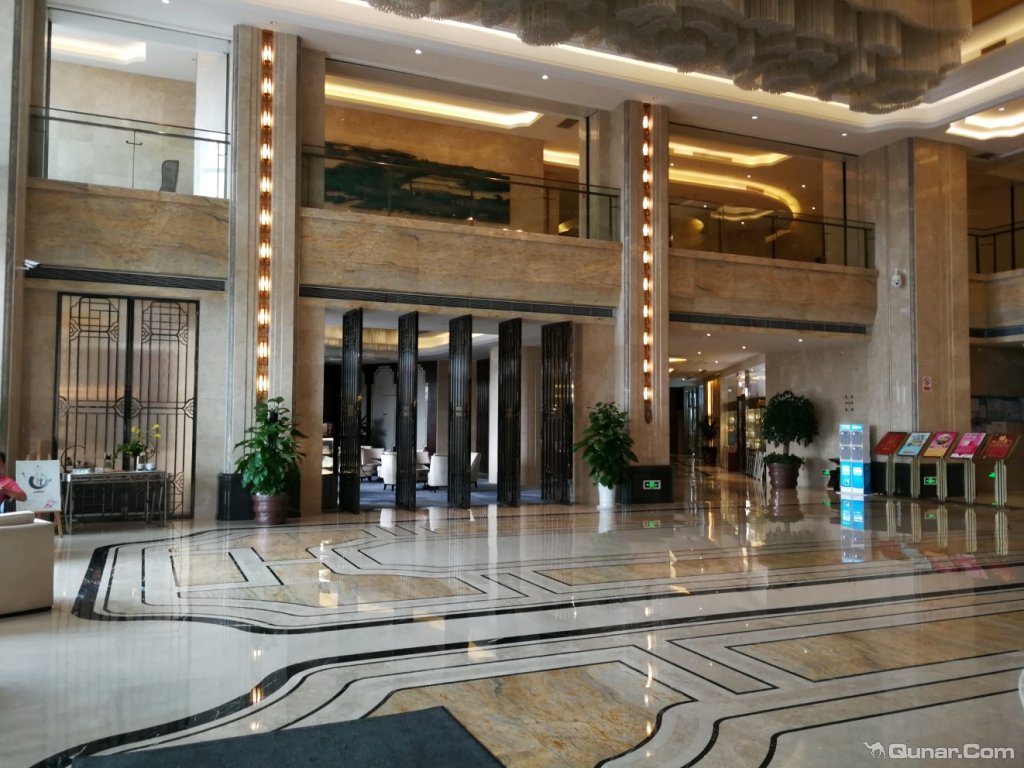 该酒店位置好,交通便利,环境不错 鱼儿梦想飞对樟树开元名都大酒店的