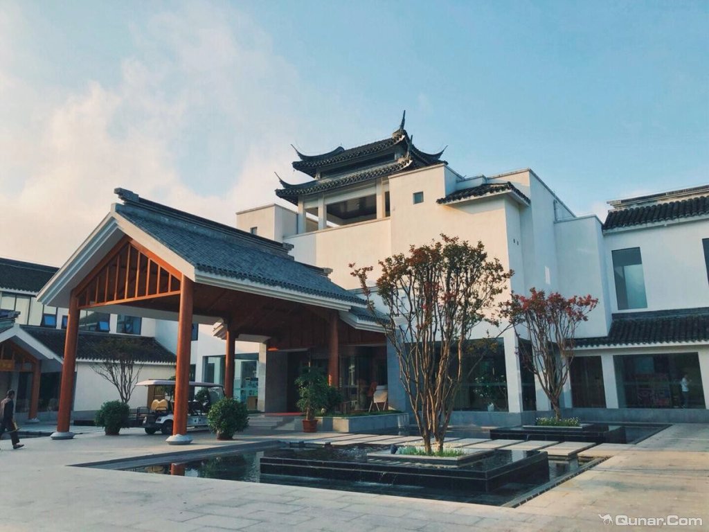 行李比较多,没有车子的话会稍微麻烦一些 快乐的小青蛙对安康瀛湖酒店