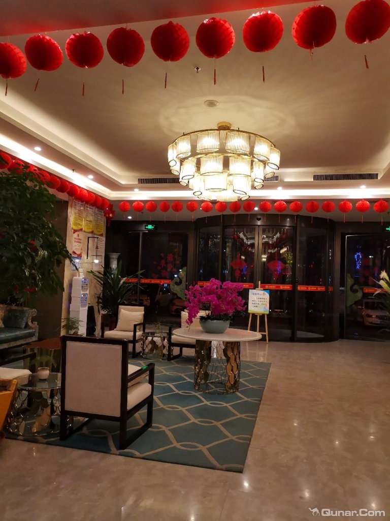 晚上送的夜宵也非常好吃 skvp9385对宝鸡金翎假日酒店的点评_ 去哪儿