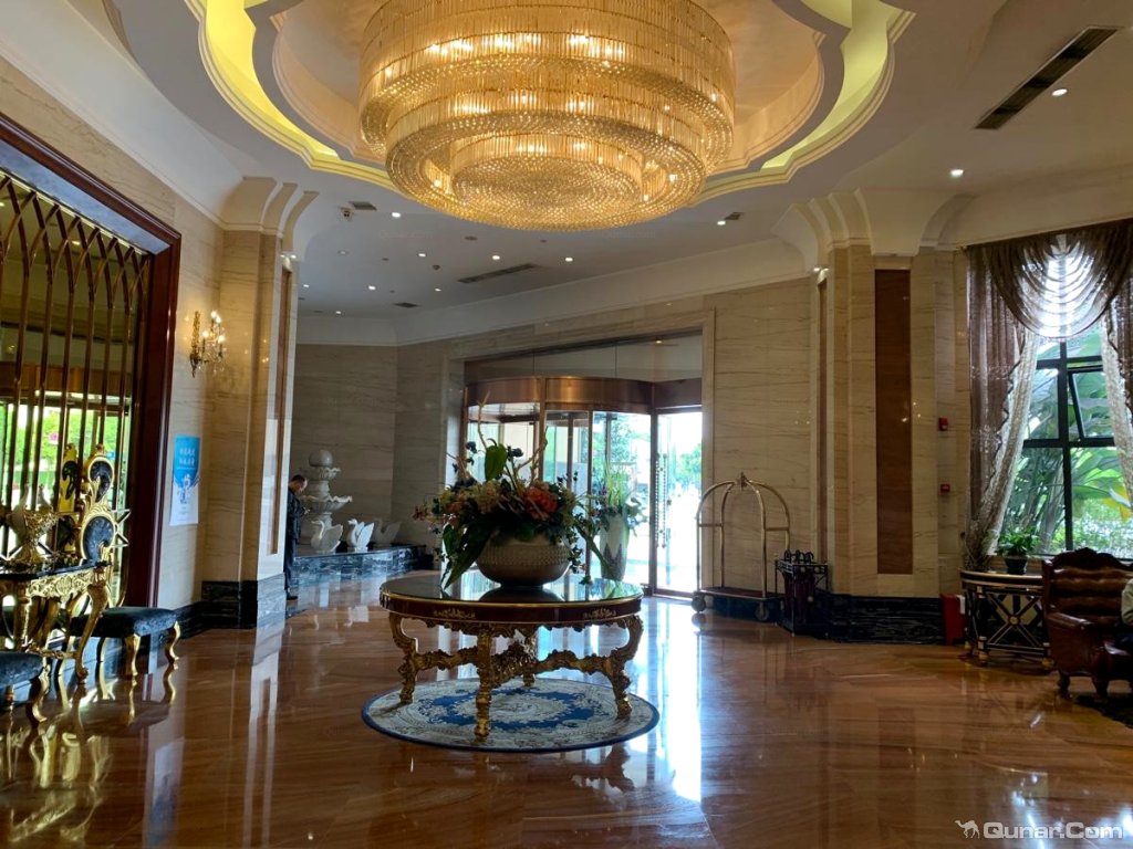 房间干净,前厅小万服务态度很好 huying1211对成都铂雅名人酒店的点评