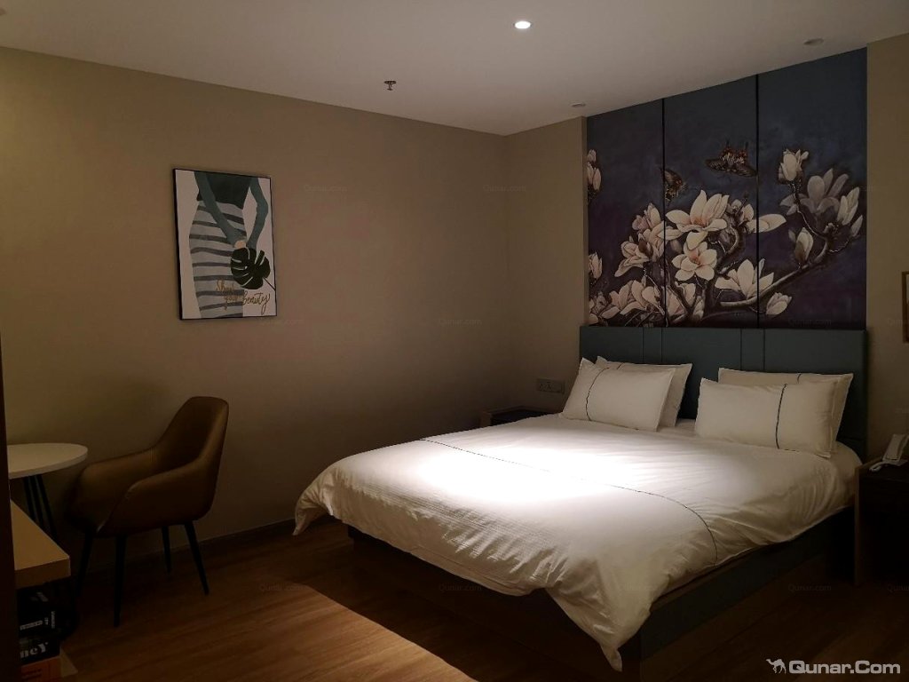 点评白玉兰酒店(贵阳喷水池商业中心地铁站店)