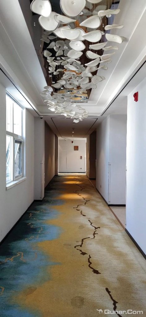 酒店位置很好,下高速很近就到 prettywawa对涞源滨湖酒店的点评_ 去