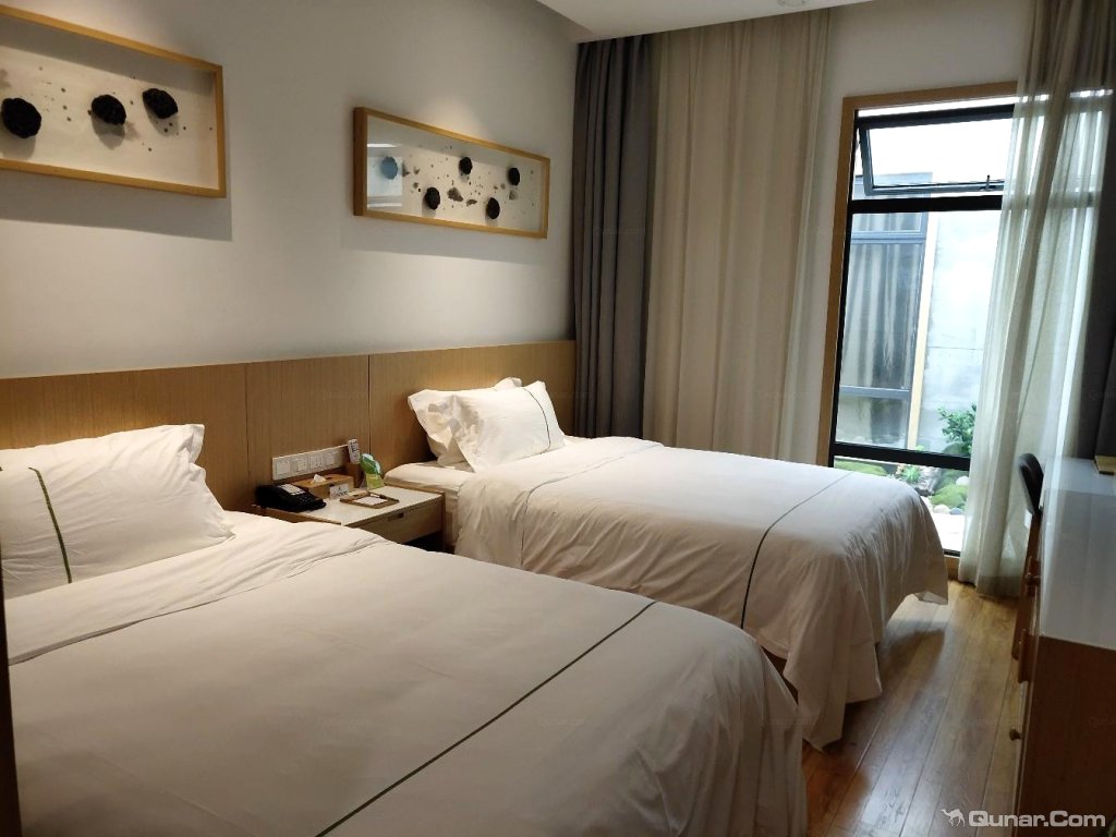 逛街吃饭都很方便 stna_0对宾顿朗逸酒店(重庆解放碑洪崖洞店)的点评