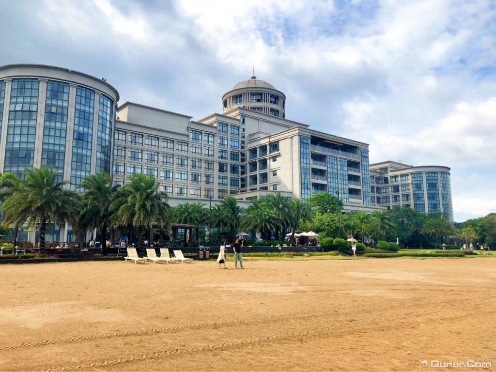 现在是暑假很多家长带小孩过来玩 hvxt8466对防城港萨维尔度假酒店的