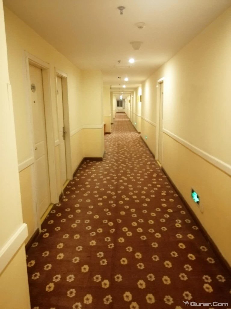 七夕凌晨入住的,安排的房间很满意,安静 vcqm5220对如家酒店(北京通州