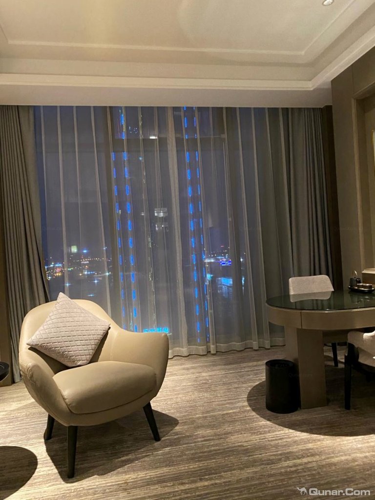 房间很舒适,枕头和床都很好 出门不在家对义乌环球酒店的点评_ 去哪儿