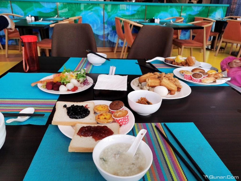 小孩太高兴了酒店设施很新很漂亮