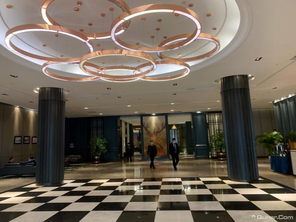 点评济南西城泉盈酒店