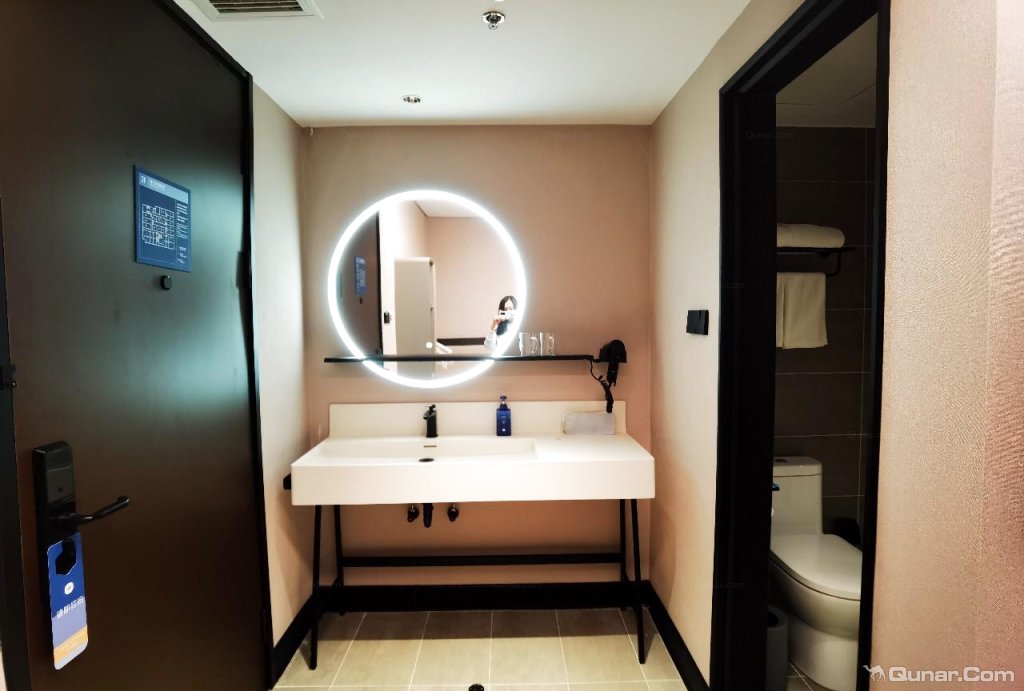 点评汉庭酒店(昆明环城南路地铁站店)