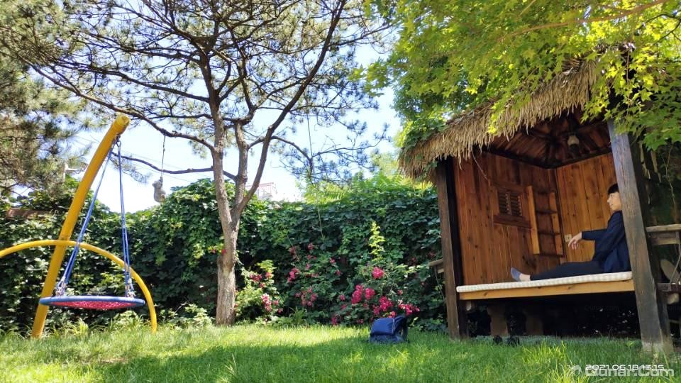 停车位多,后院儿特别棒,环境优美