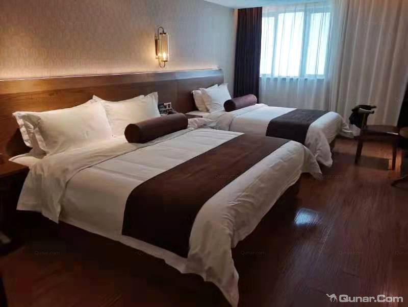 在网上看了很久最终选定这家 zemm3370对豪枫雅致酒店(上海国际旅游