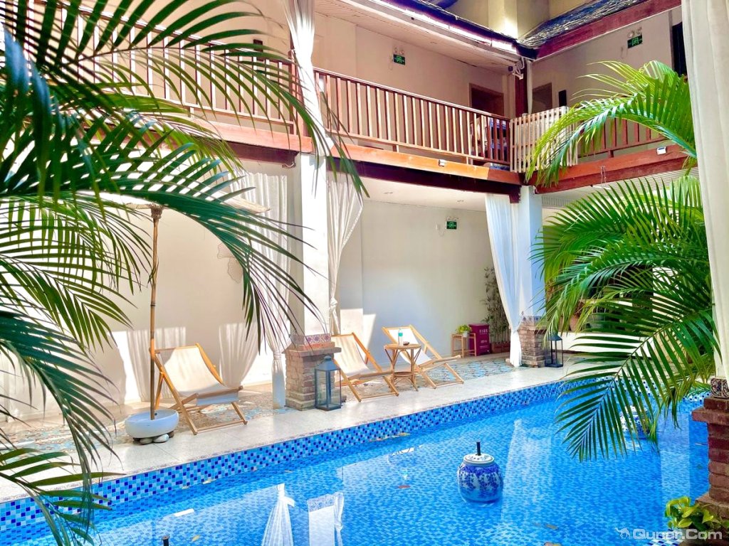 西双版纳四叶草江畔隐奢美宿 点评详情就在告庄西双景的旁边,走过去几