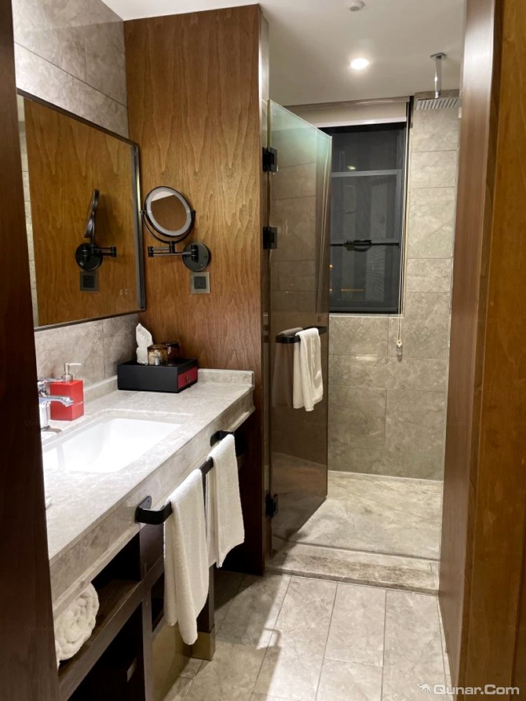 点评丽橙酒店逸西安钟鼓楼小寨大唐不夜城店