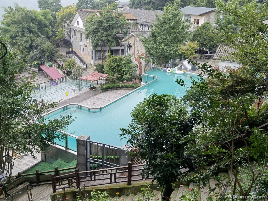 点评青城山睿宏国际养生温泉酒店