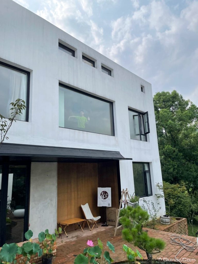 周边环境超极舒适,有湖有池塘 爽哥妈对武汉东湖小白民宿的点评_ 去