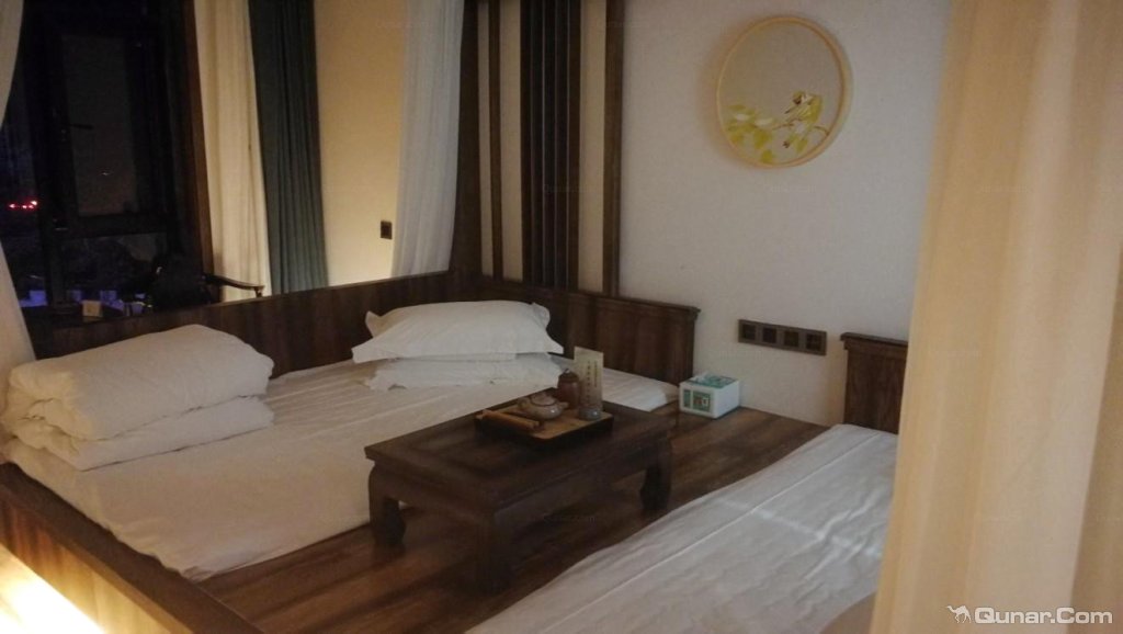 附近太和山道观旁还能看宝塔山 rachelblcu对延安云鼎山居酒店的点评