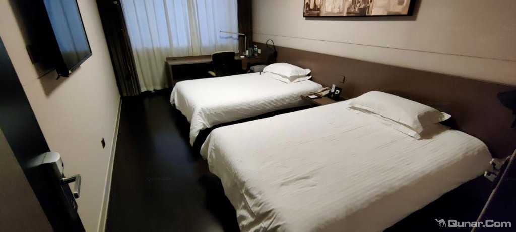 早上打车可能还是需要等几分钟 俄罗斯大狗熊对漳禾酒店(长治英雄中路