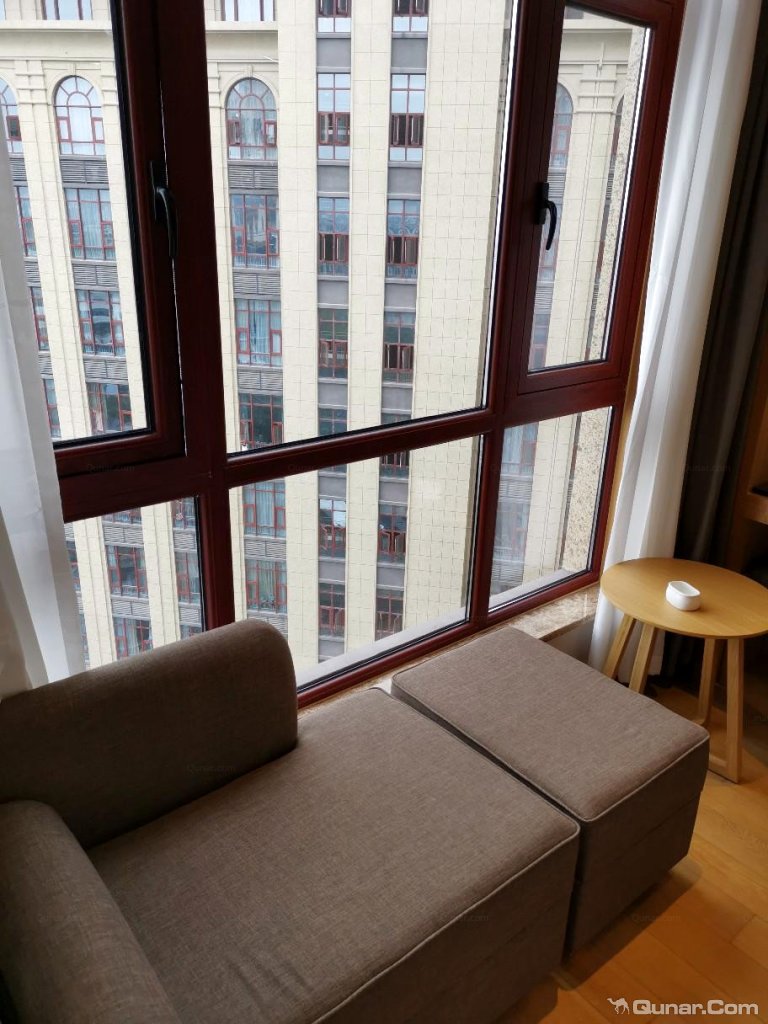 绍兴万信酒店服务员很热情接待很好 身影228对绍兴腾飞万信至格酒店的