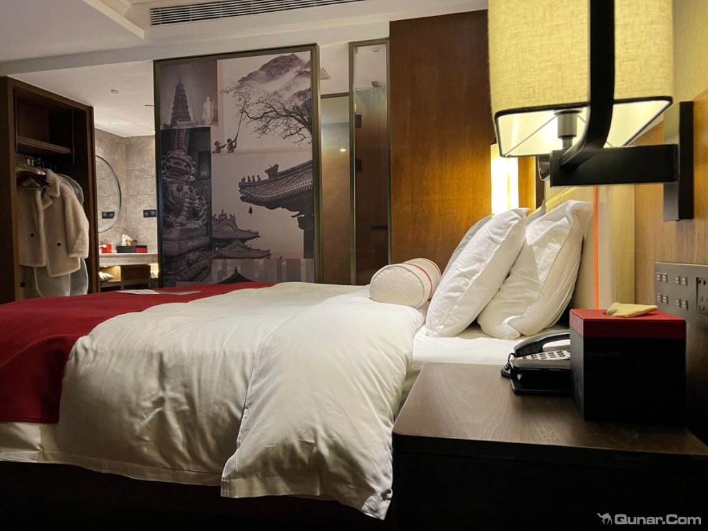 装修的很有设计感,高端且温馨 我的名字叫萌萌对丽橙酒店·逸(西安钟