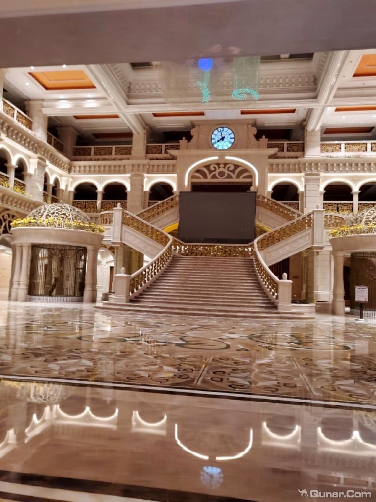 进入酒店大堂感觉富丽堂皇
