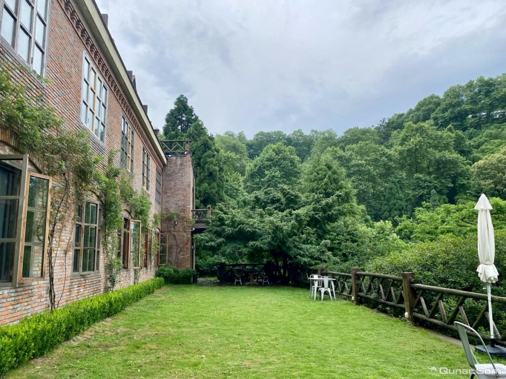 我们自驾上山也很方便 乌鸦同学对枫之谷·莫干山风景区度假酒店的