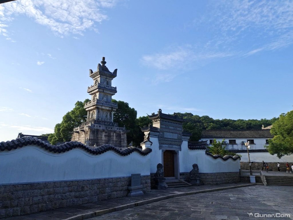 很不错,离普济寺超近,住的也很舒适 ariel087对普陀山碧海山庄的点评